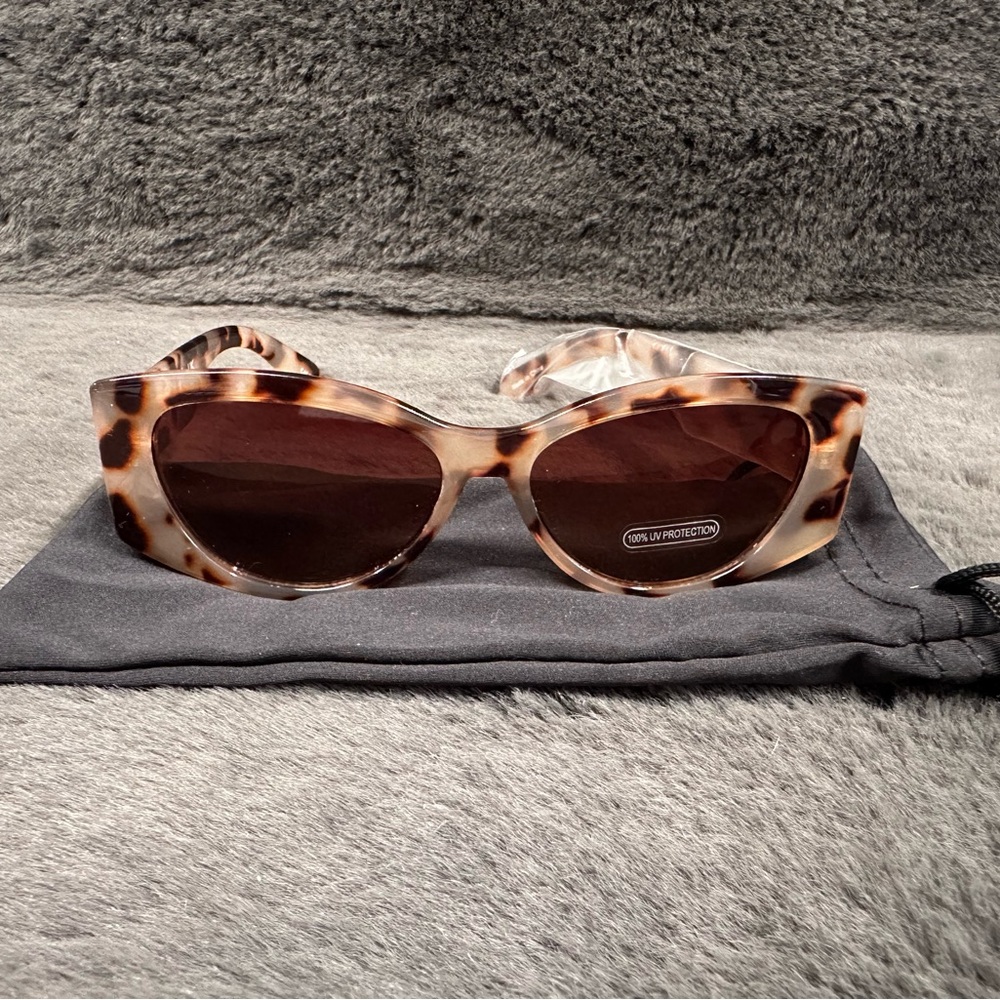 Tortoise beige sunglasses